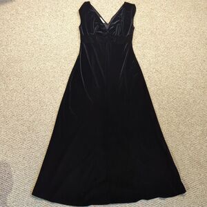 London Times Velvet Sheath Dress 8 Black Whimsigoth Party Cocktail Twist Front